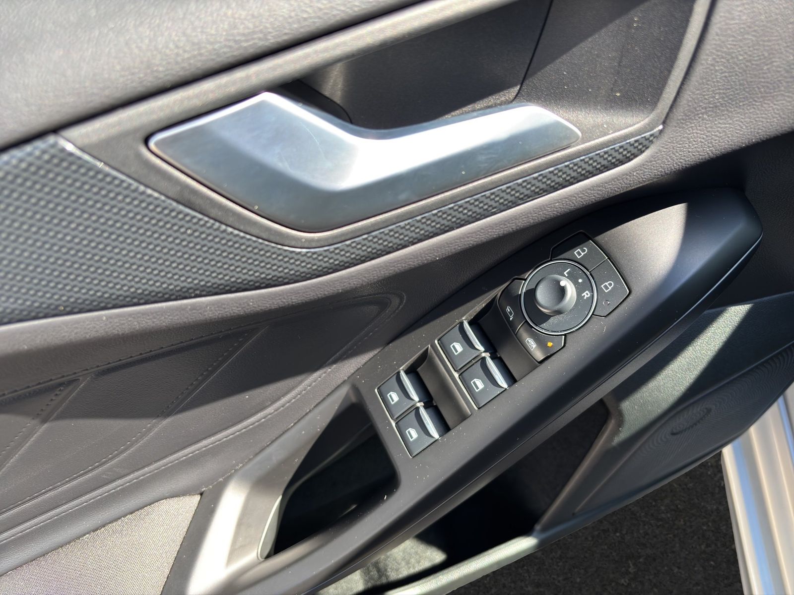 Ford Focus ST-Line X Turnier Aut.*AHK*ACC*HUD*KAM*NAV