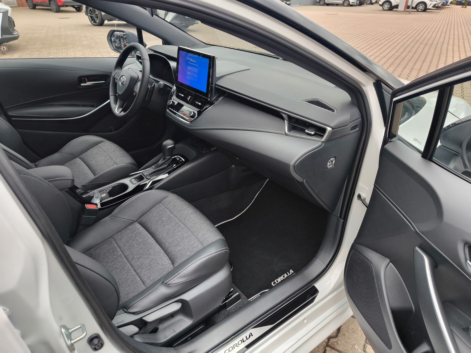 Toyota Corolla 2,0 Hybrid TS Finanzierung