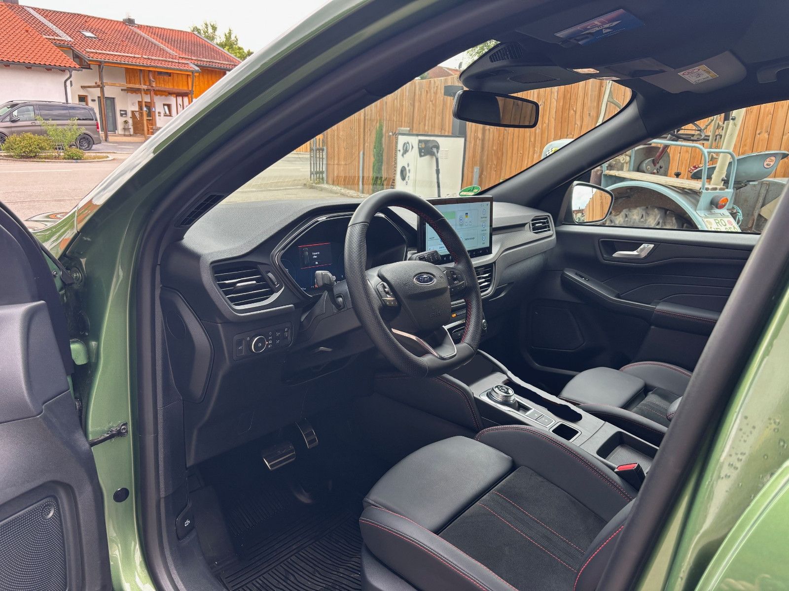 Ford Kuga Hybrid ST-Line X - Samsaru's Car Outlet