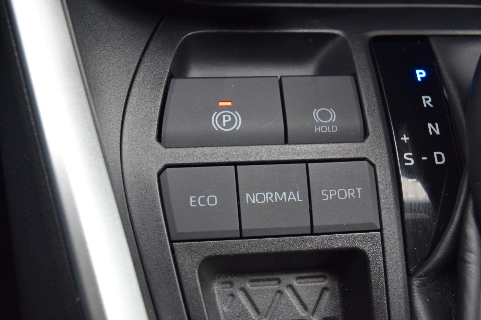 Toyota RAV4 Hybrid 4x2 Club - Samsaru's Car Outlet