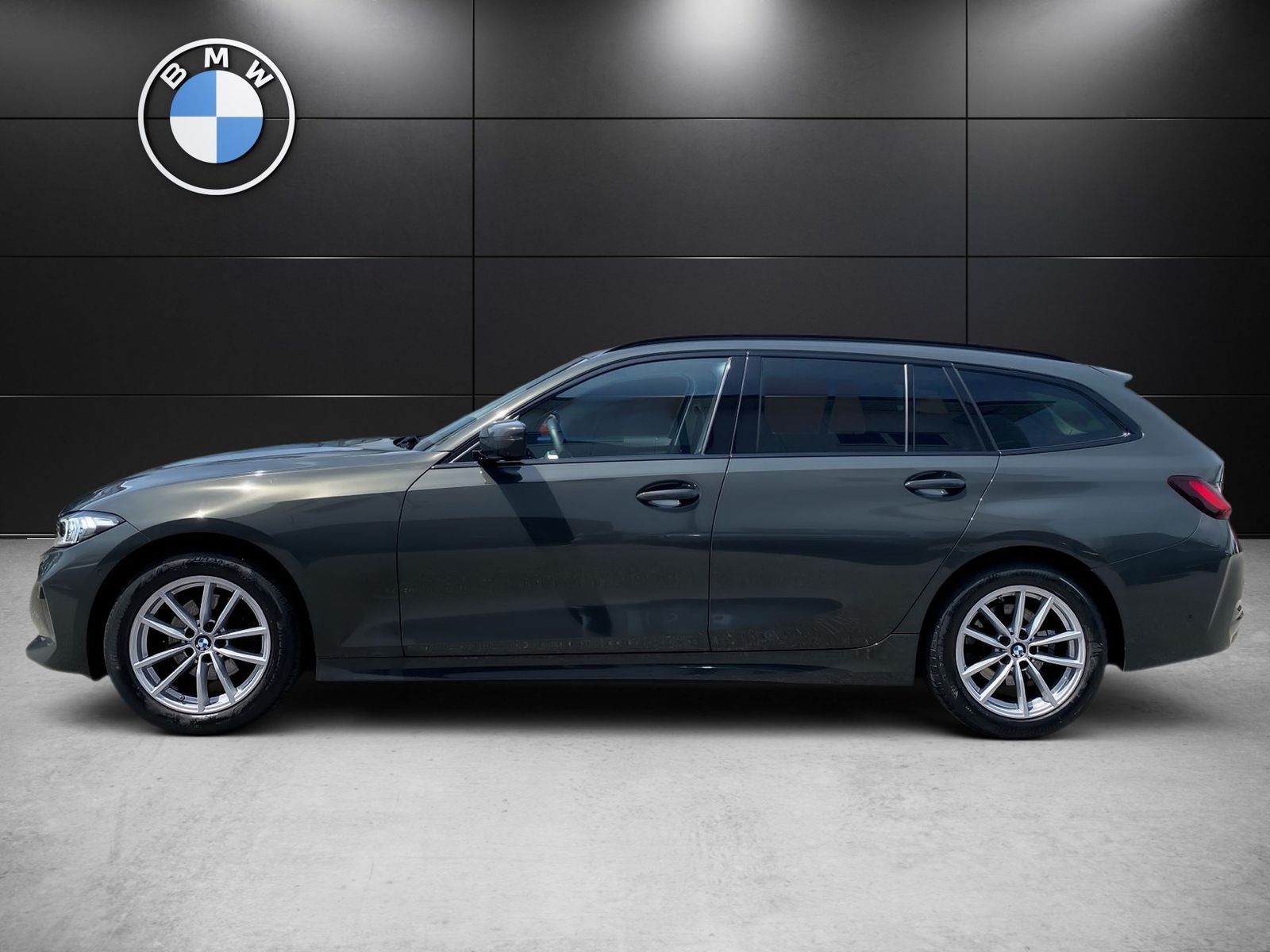 BMW 320d xDrive Touring HUD Pano DA Prof. AHK STH