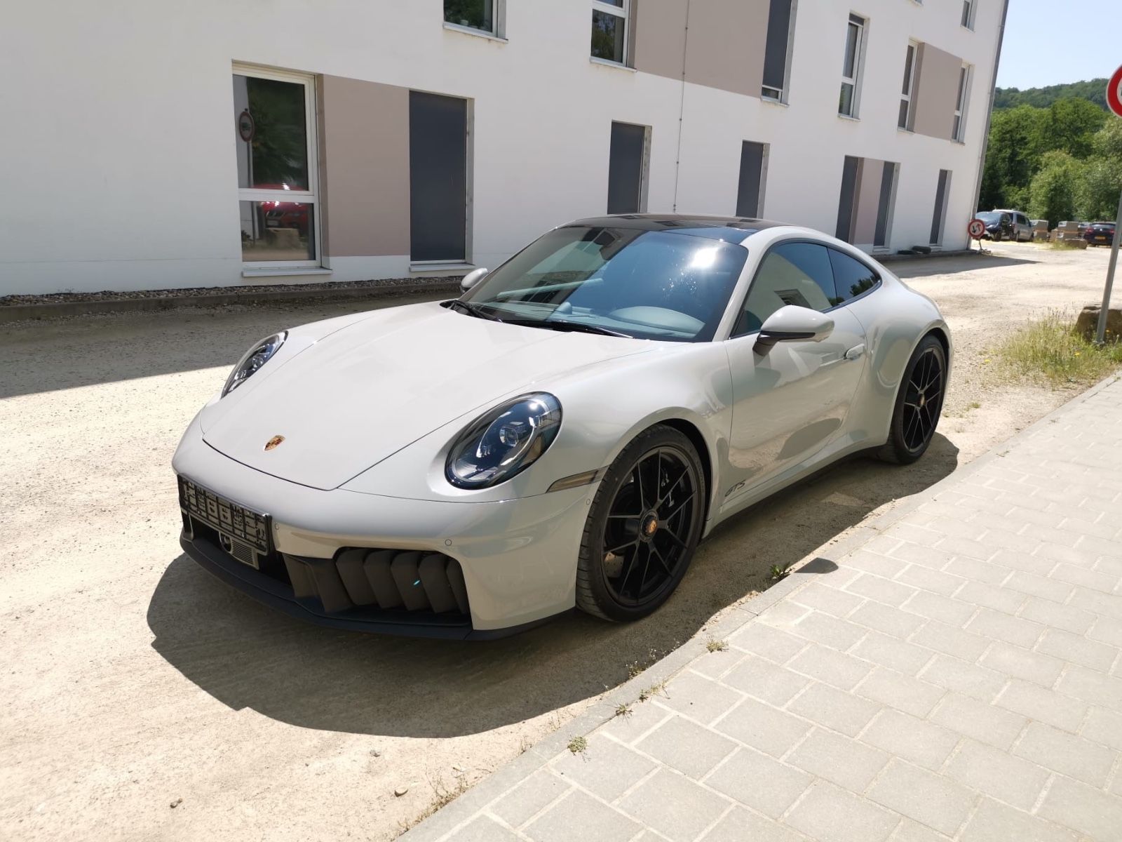 Porsche 992/911 Carrera 4 GTS Coupe - Samsaru's Car Outlet