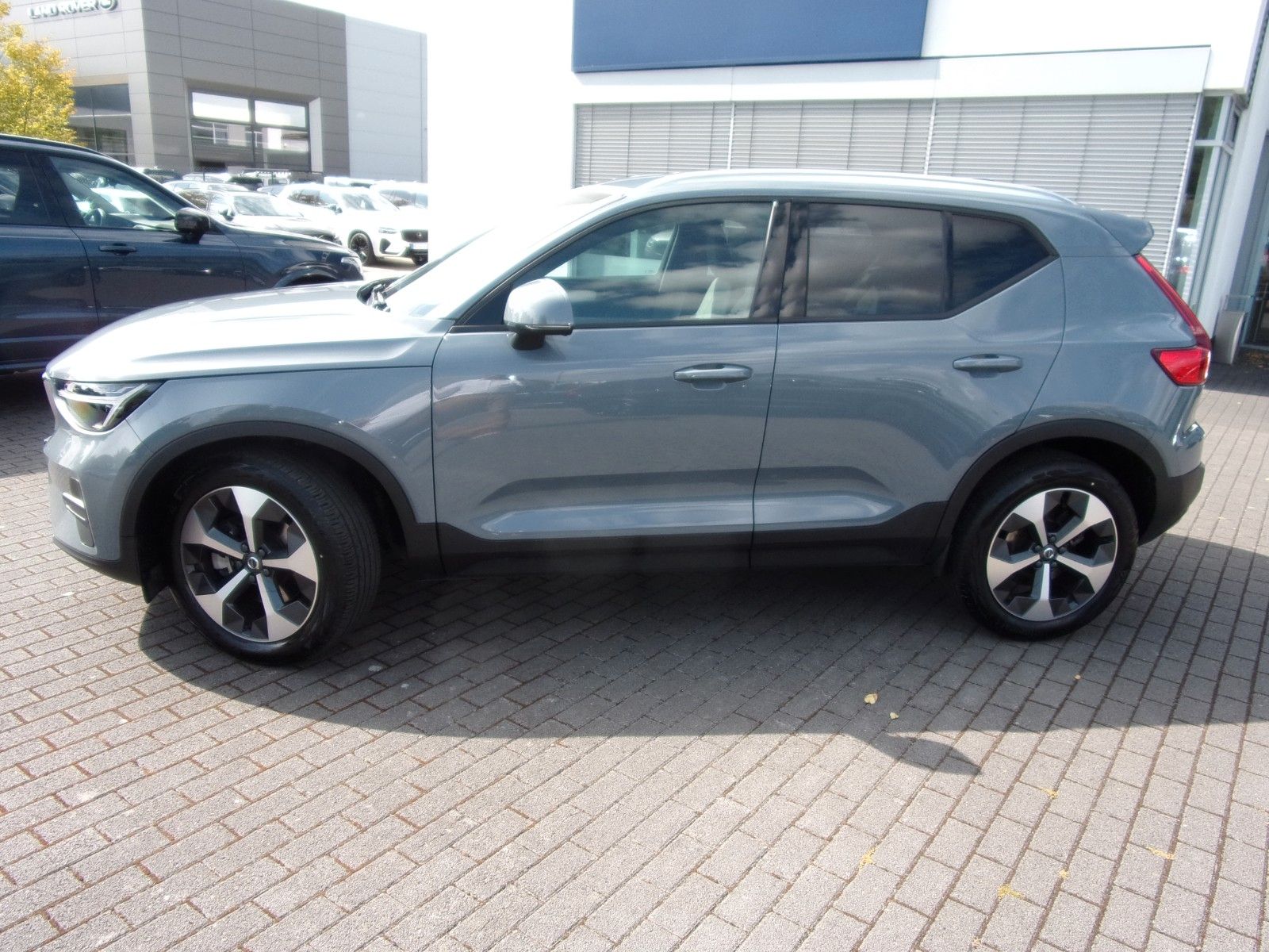 Volvo XC 40 B3 Core 2WD - Samsaru's Car Outlet