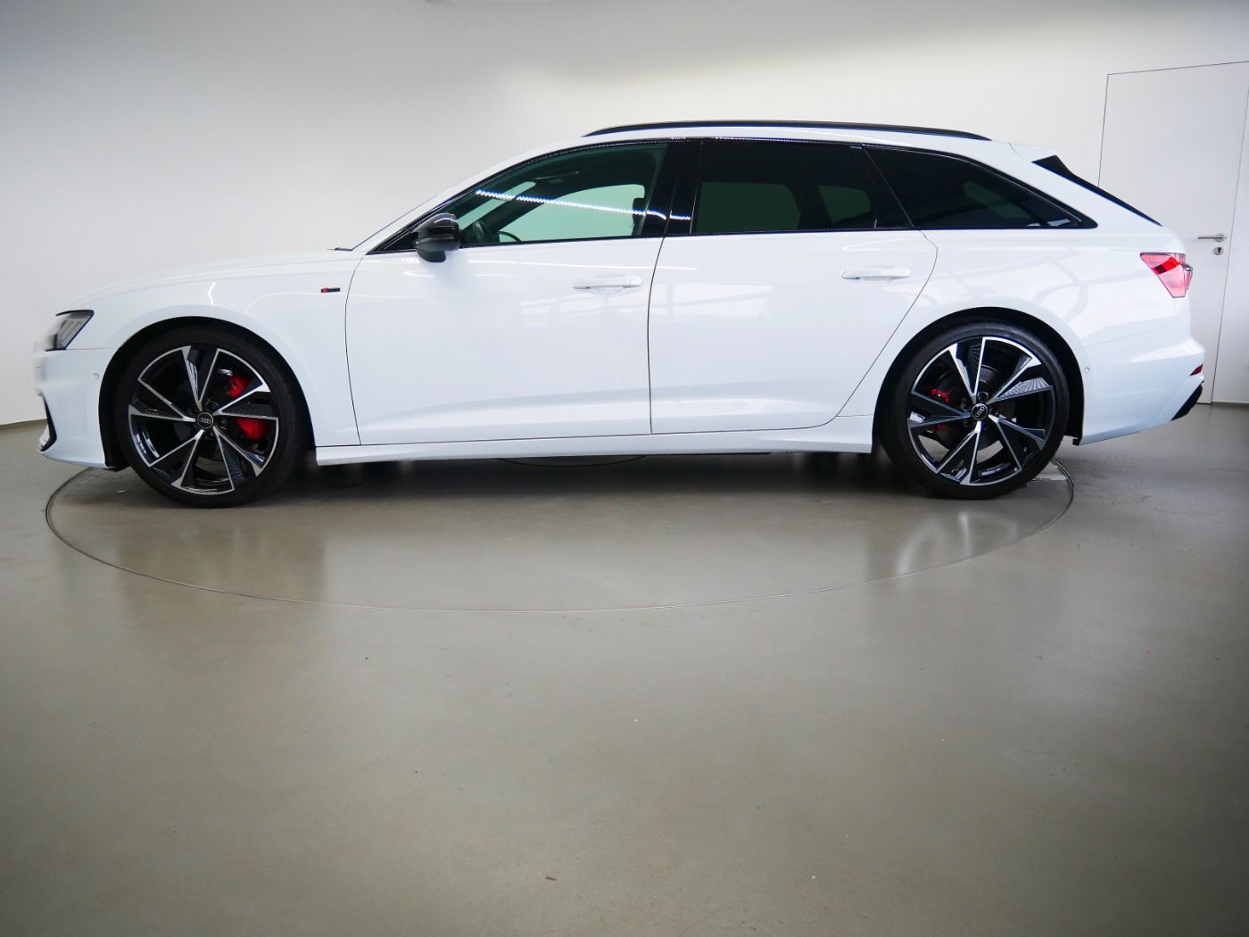 Audi A6 Avant 45 TFSI S line - Samsaru's Car Outlet