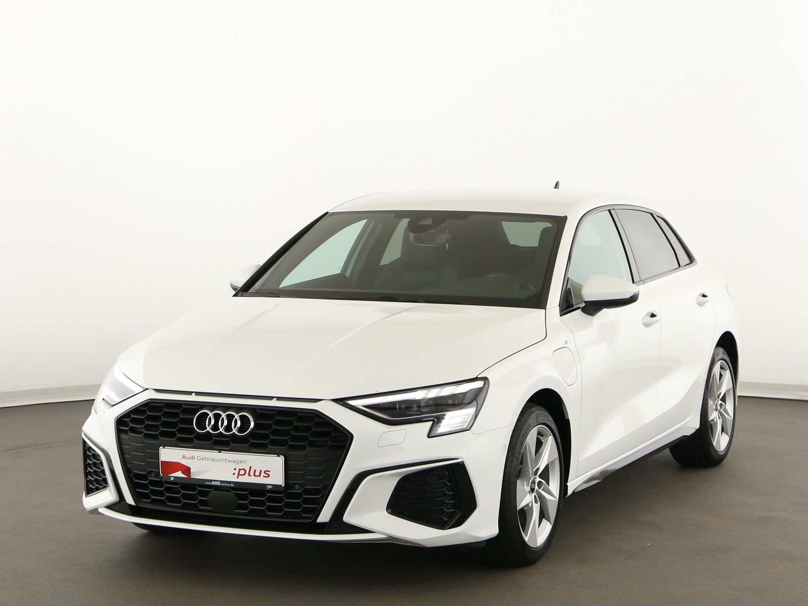Audi A3 Sportback 40 TFSI e S line - Samsaru's Car Outlet