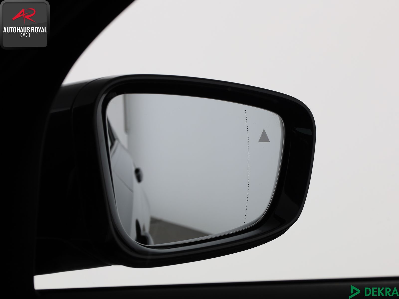 BMW 320 e T M SPORT - Samsaru's Car Outlet