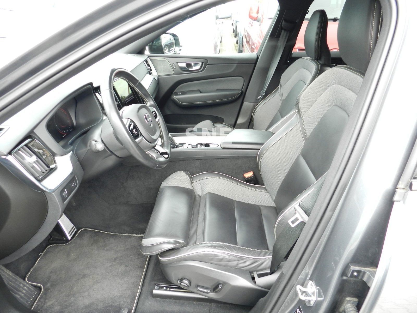 Volvo XC 60 XC60 R Design AWD, Unfallfrei