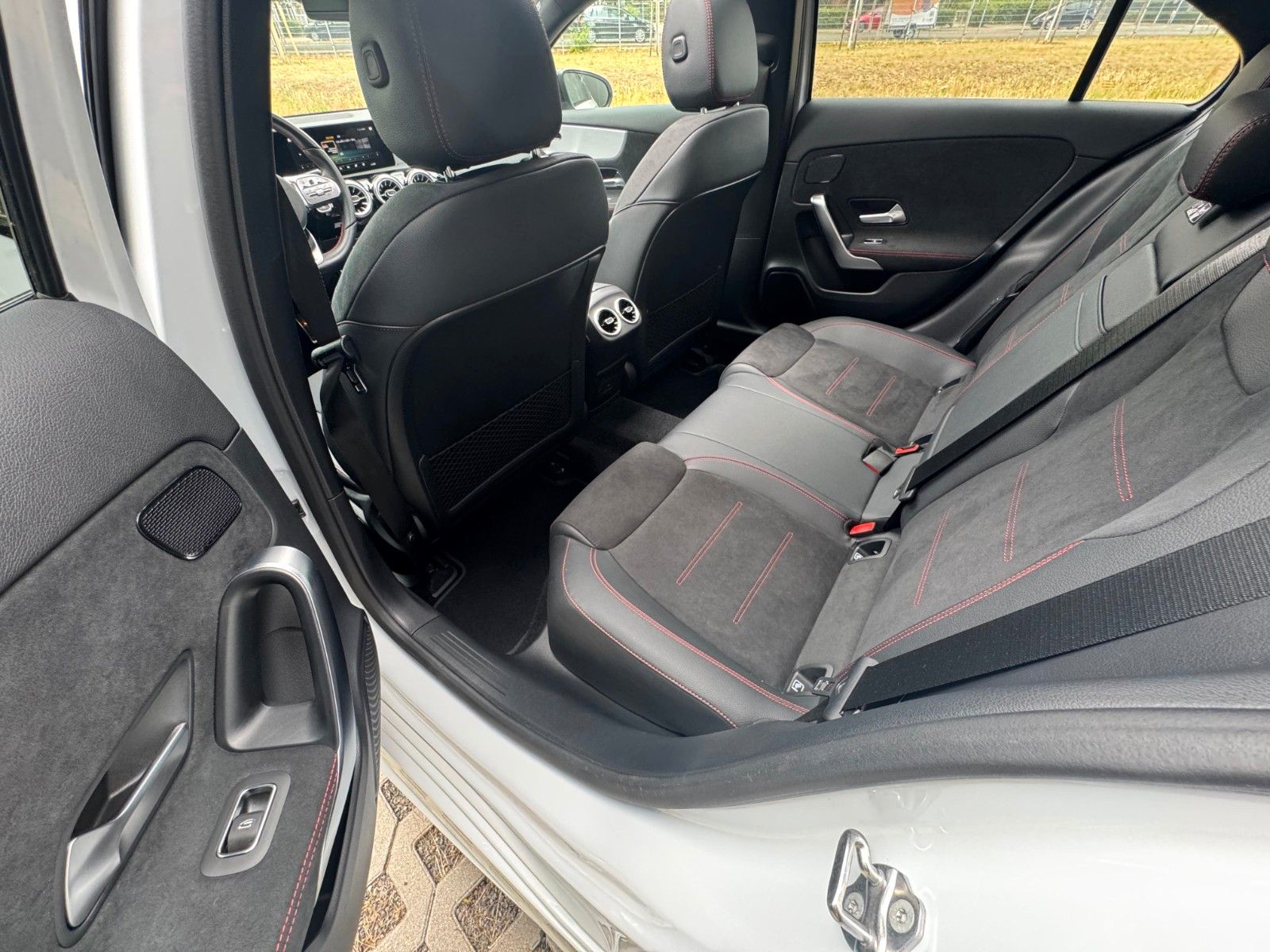 Mercedes-Benz A 200d AMG - Samsaru's Car Outlet