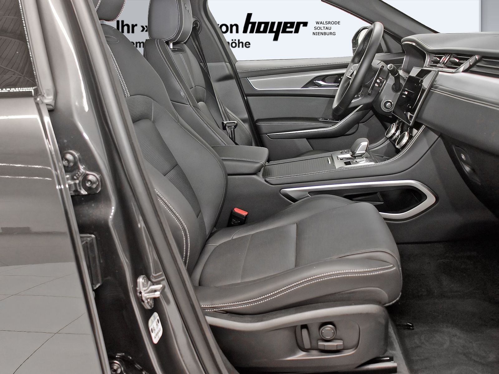 Jaguar F-Pace D300 AWD R-Dynamic SE inkl. Winterkomplet