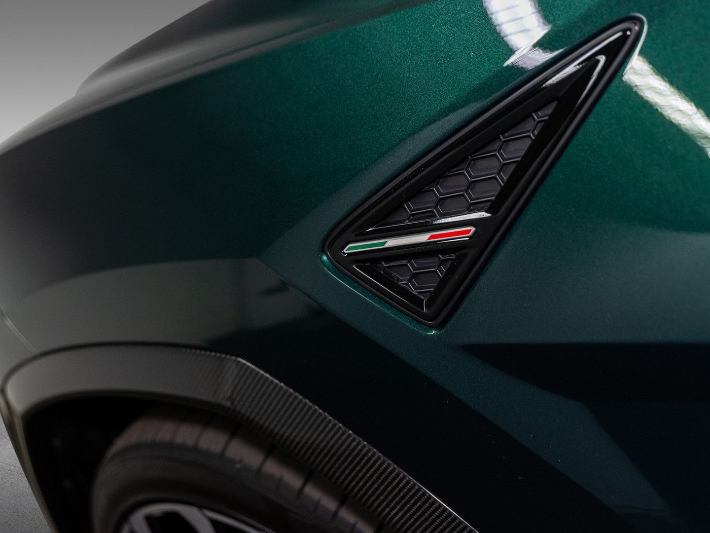 Lamborghini Urus - Samsaru's Car Outlet