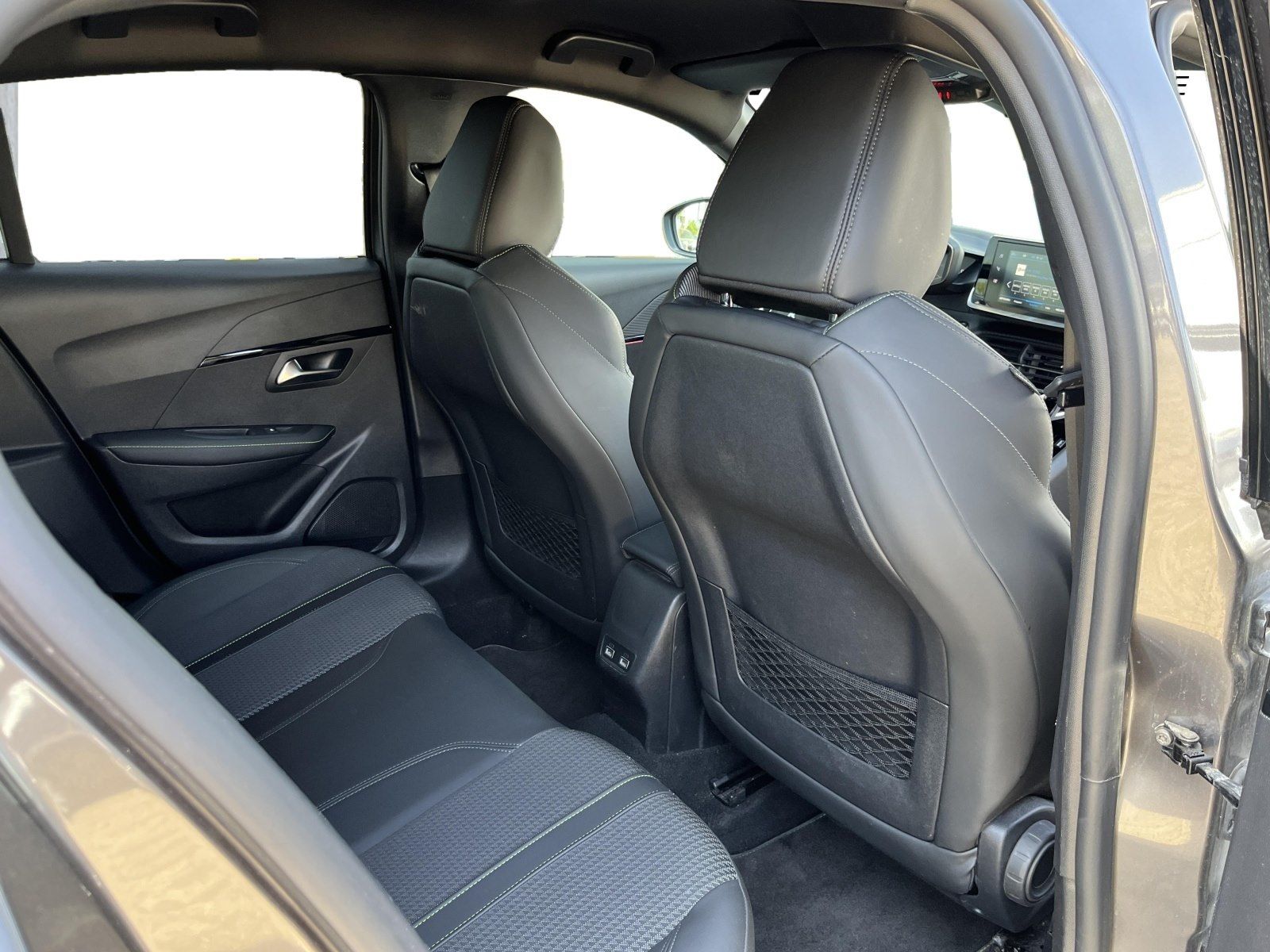 Peugeot 208 GT - Samsaru's Car Outlet