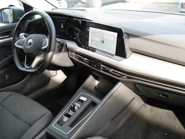 Volkswagen Golf VIII Life 2.0 - Samsaru's Car Outlet