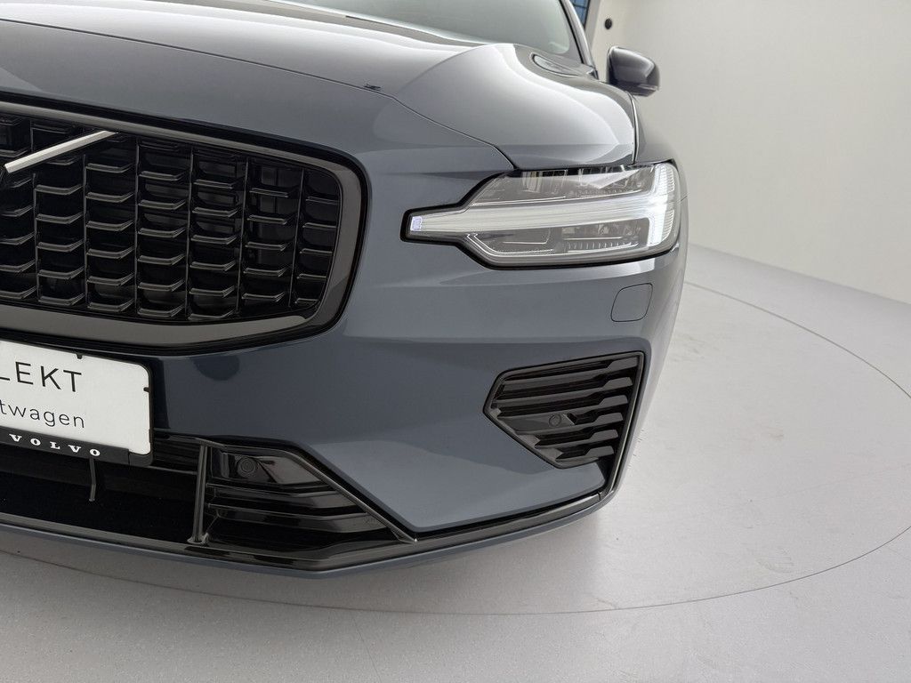 Volvo V60 T8 Ultra Dark Plug-In Hybrid AWD PANO 360°