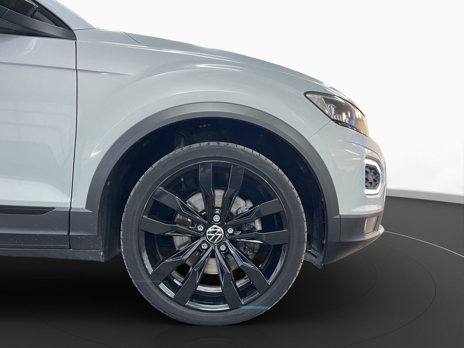 Volkswagen T-Roc 1.5 TSI Sport - Samsaru's Car Outlet