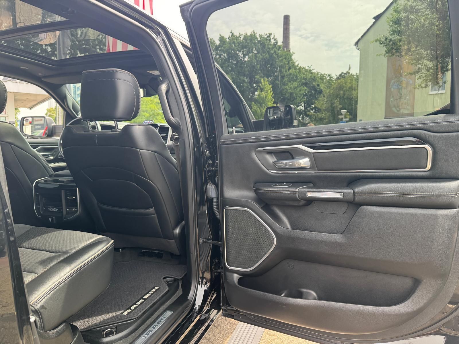 Dodge RAM 5.7 V8 Laramie Night Umbau +LPG +teilb. Heck