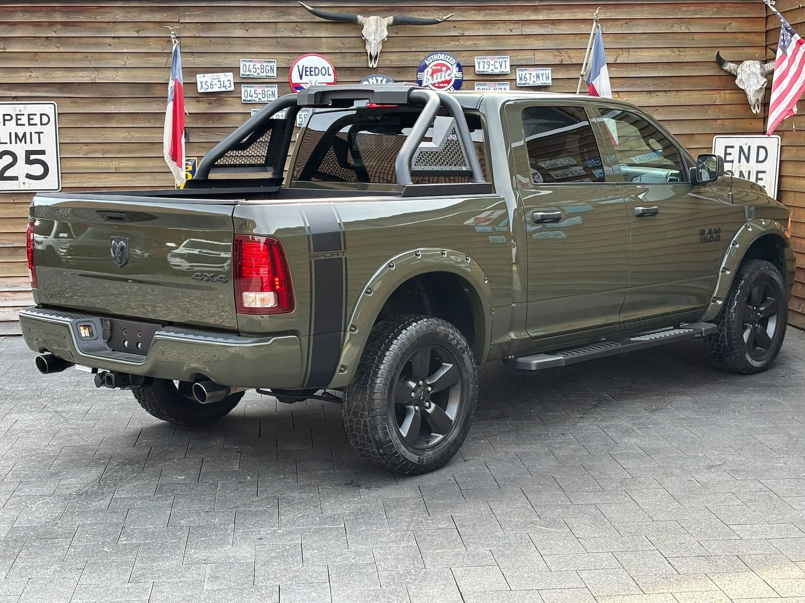 Dodge RAM 1500 5,7L Warlock 4x4 LEDER AHK LED