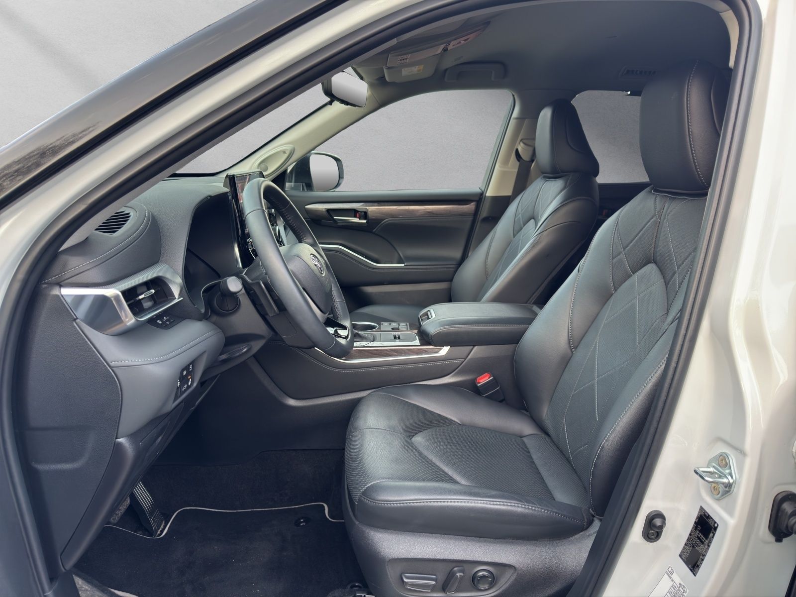 Toyota Highlander Hybrid Luxury 7 SITZER+AHK+LEDER+HuD