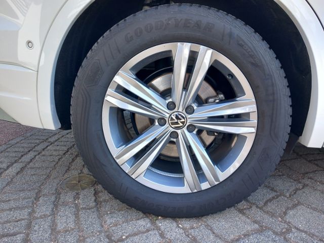 Volkswagen Touareg 3.0 TDI 4M R-Line - Samsaru's Car Outlet