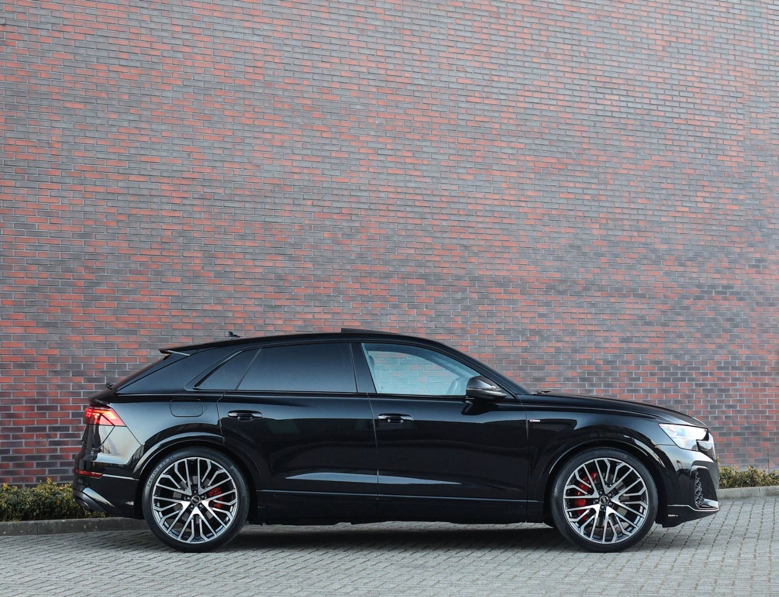 Audi Q8 60 TFSIe Quattro - Samsaru's Car Outlet