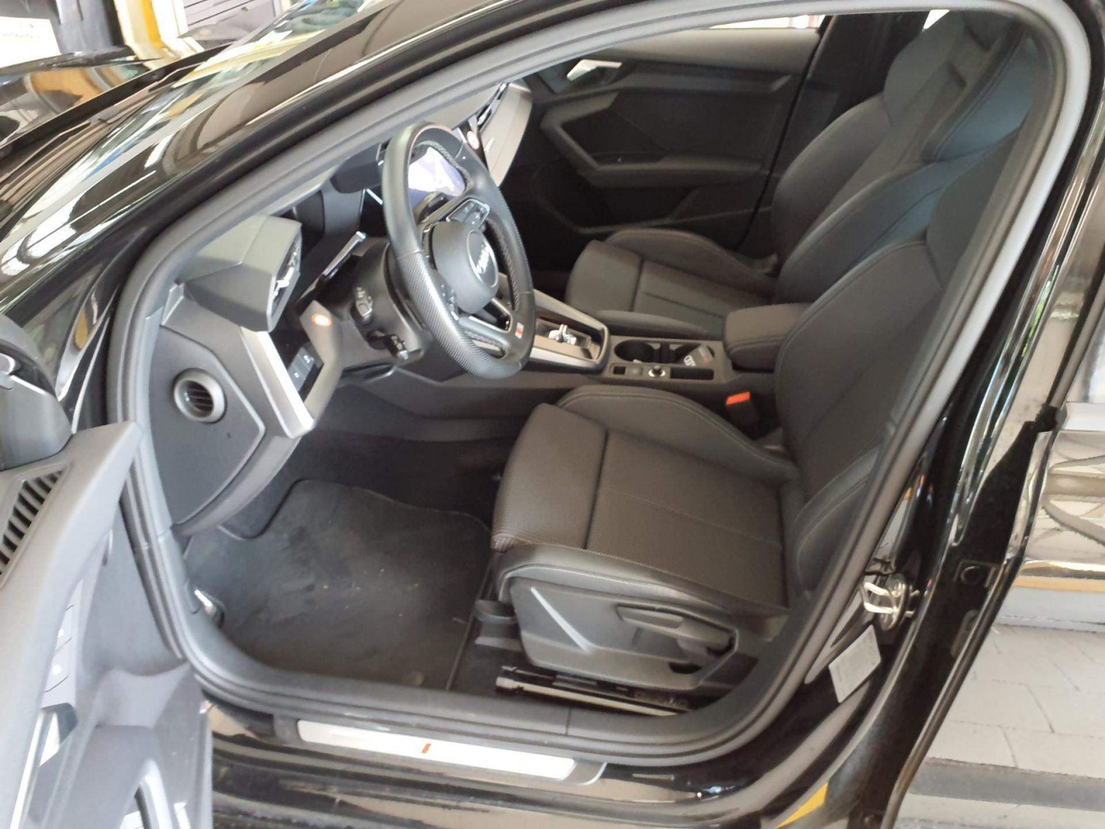 Audi A3 Sportback 30 TFSI LED Navi PDC+ Teilleder