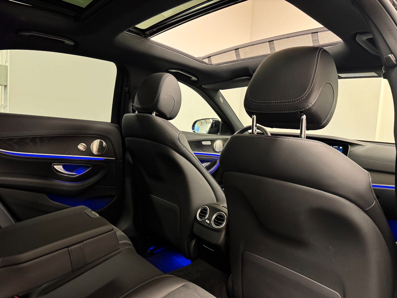 Mercedes-Benz E 300 d 4Matic AMG - Samsaru's Car Outlet