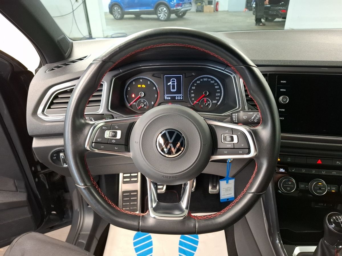 Volkswagen T-Roc 1.5 TSI Sport - Samsaru's Car Outlet