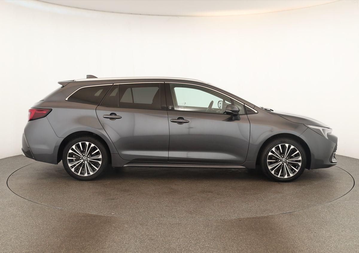 Toyota Corolla Touring Sports 2.0 CVT Team D Navi Kam