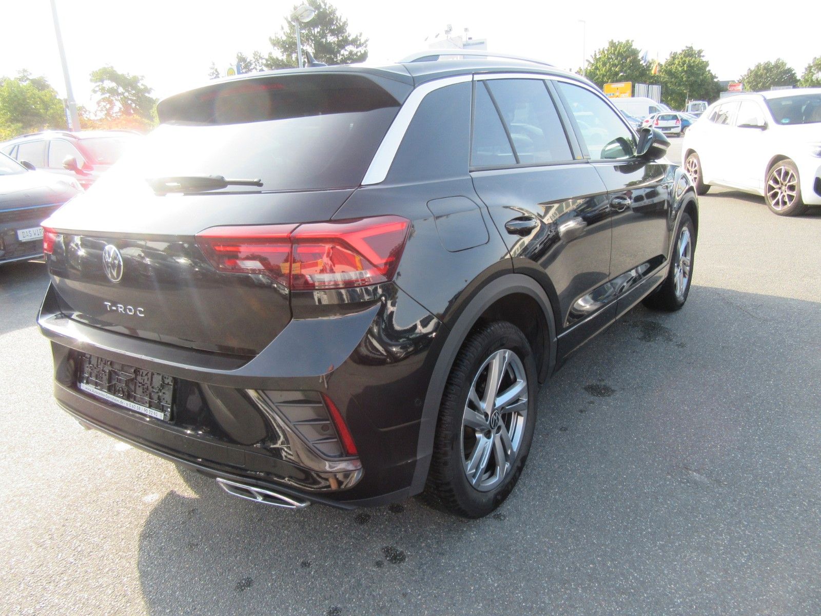 Volkswagen T-Roc R-Line - Samsaru's Car Outlet