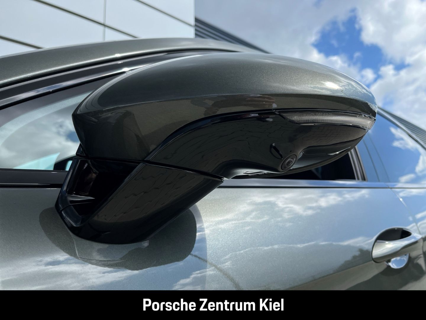 Porsche Panamera 4 E-Hybrid HA-Lenkung InnoDrive HUD