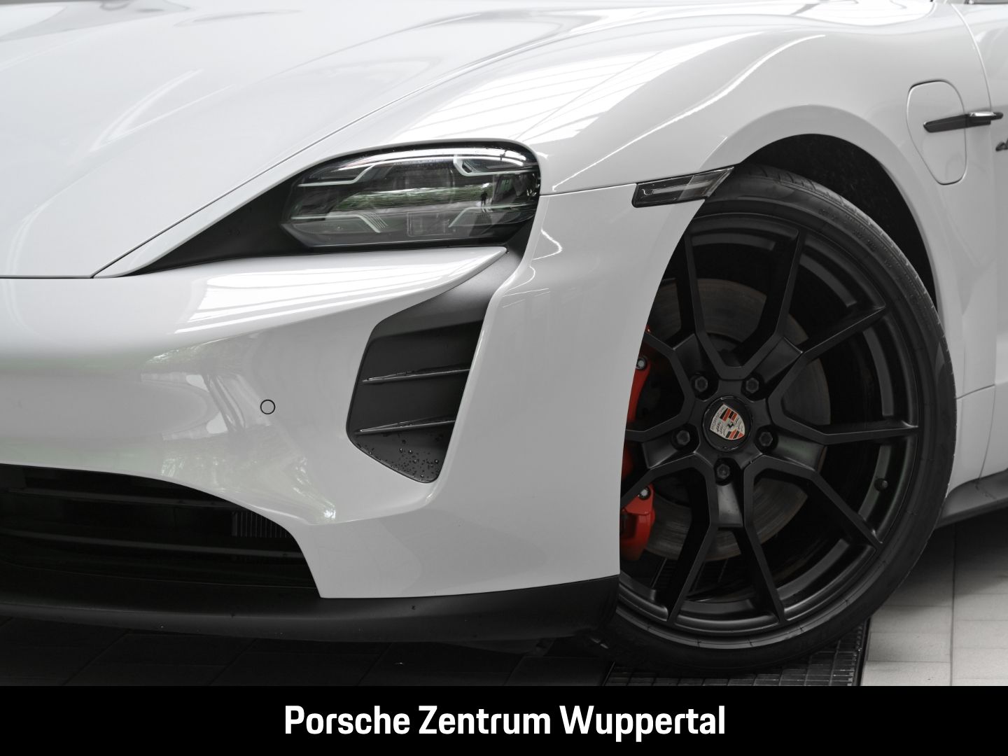 Porsche Taycan GTS Sport Turismo Burmester Sport Chrono