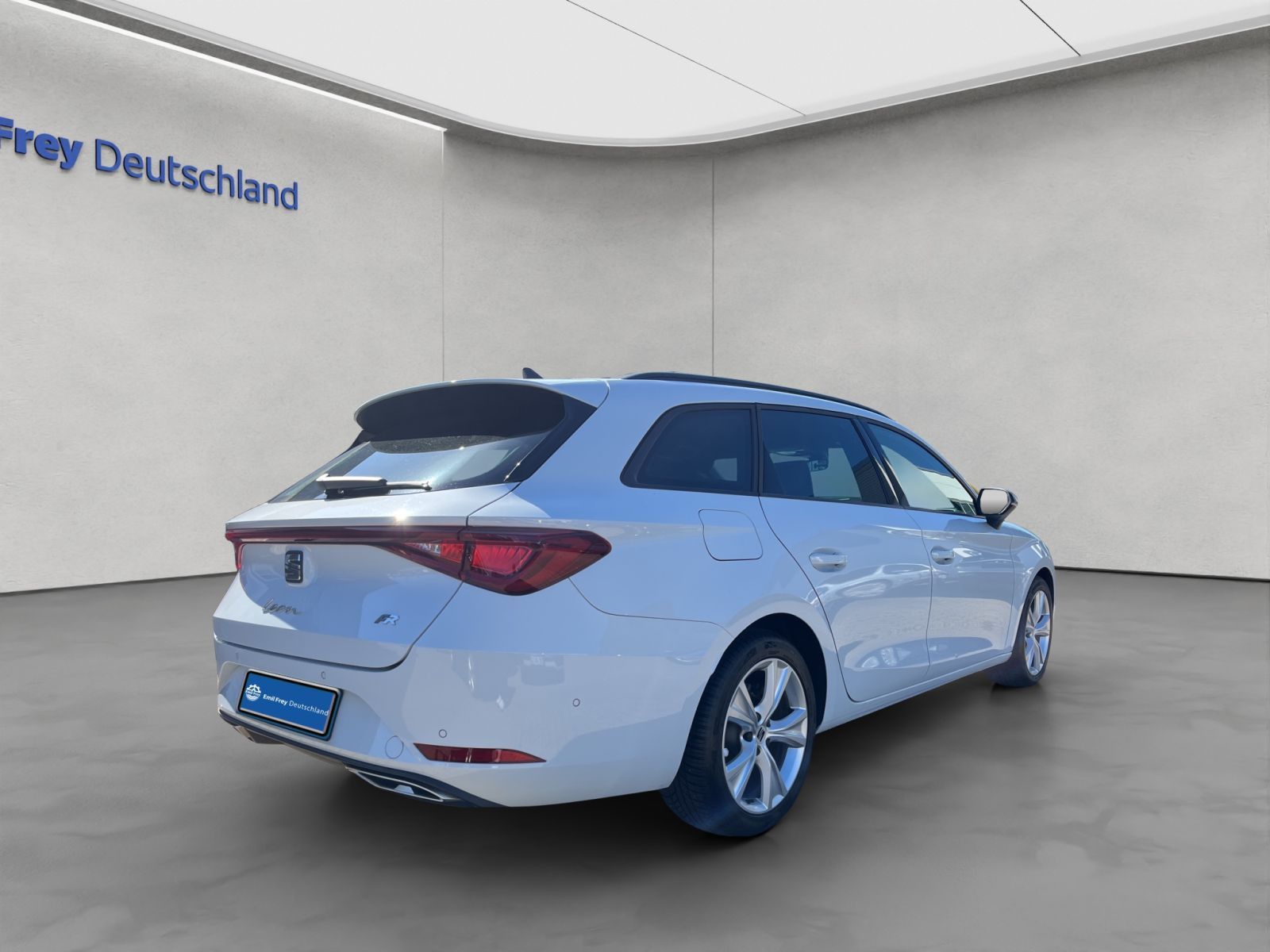 Seat Leon Sportstourer 2.0 TDI DSG FR AHK Kamera Navi