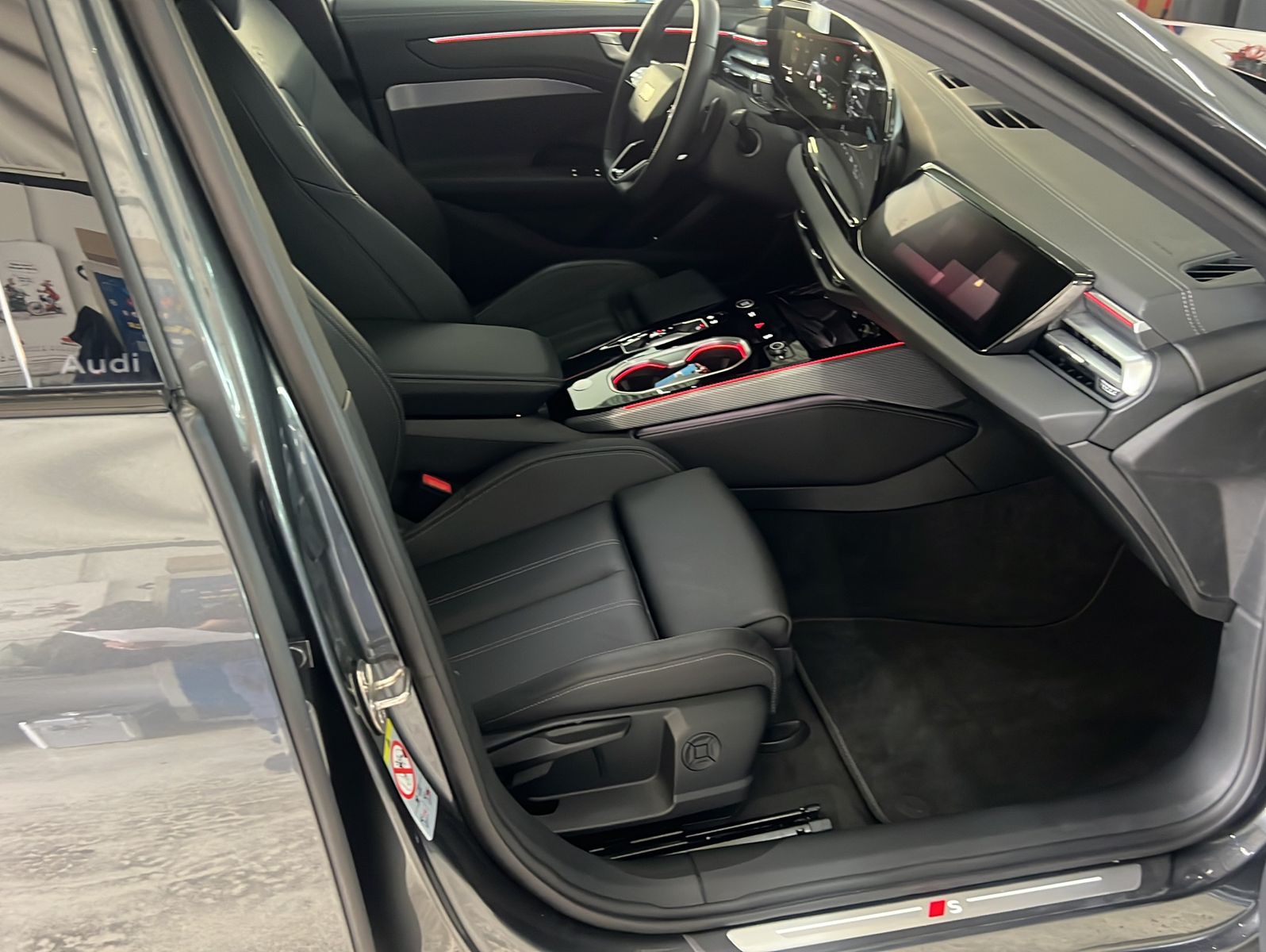 Audi A6 2.0 TDI S Tronic*2 x S Line*Pano*KeyGo*Navi+