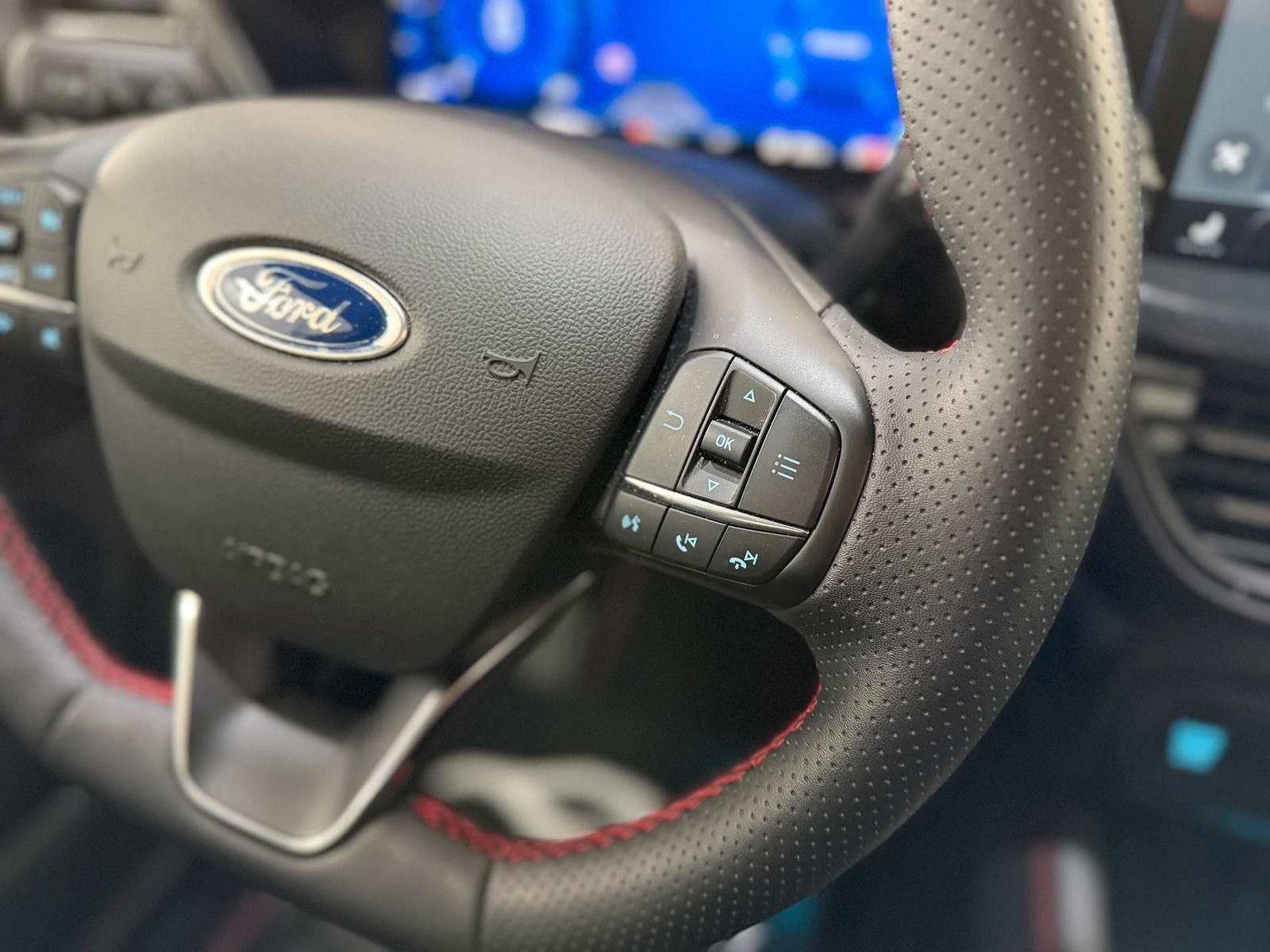 Ford Focus Turnier ST-Line X Aut. 1.Hand|AHK|HUD|PDC