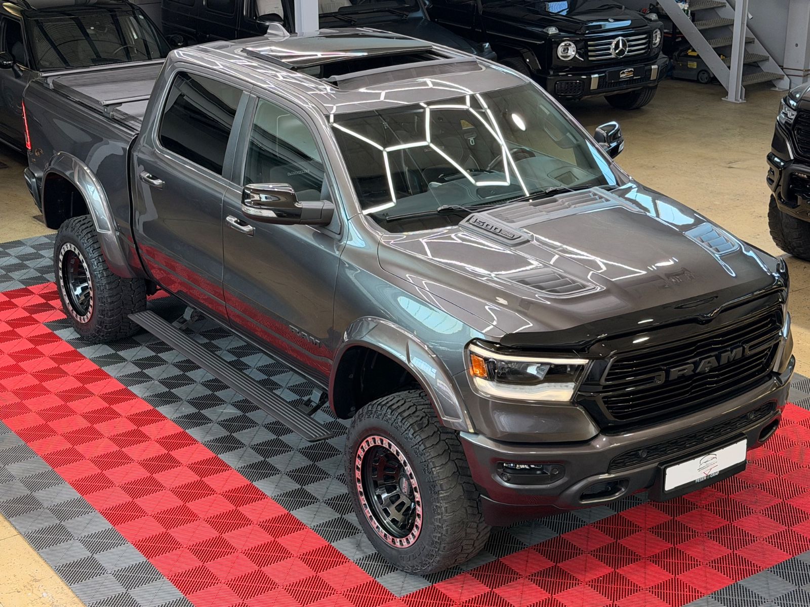 Dodge RAM 1500 5.7 4X4 LARAMIE PANO LPG MonsterTruck