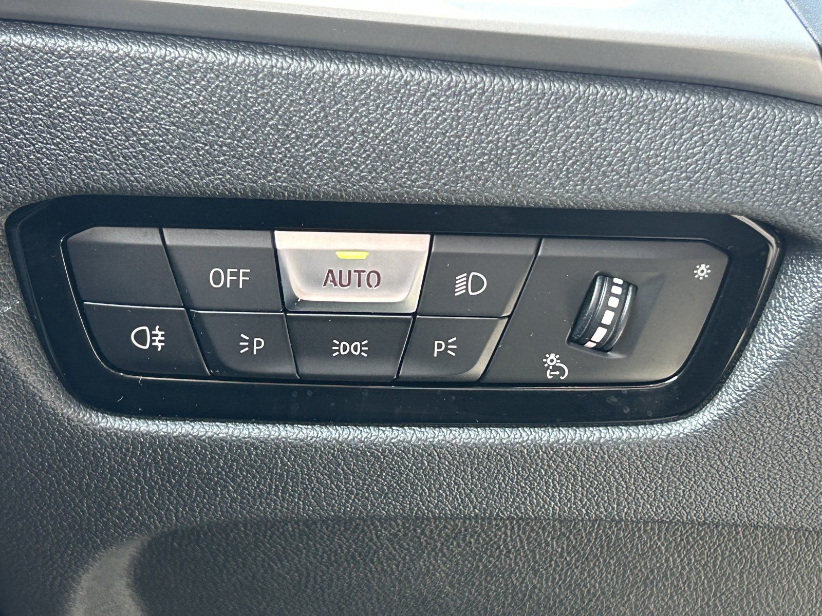 BMW 320 d xDrive - Samsaru's Car Outlet