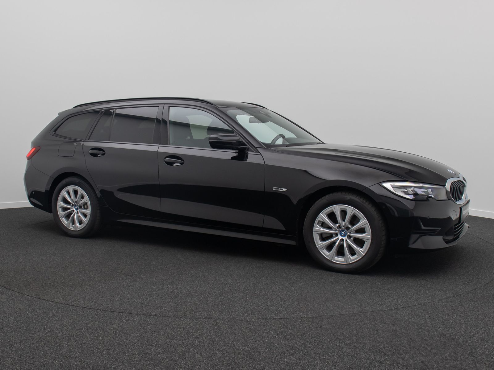 BMW 320e - Samsaru's Car Outlet