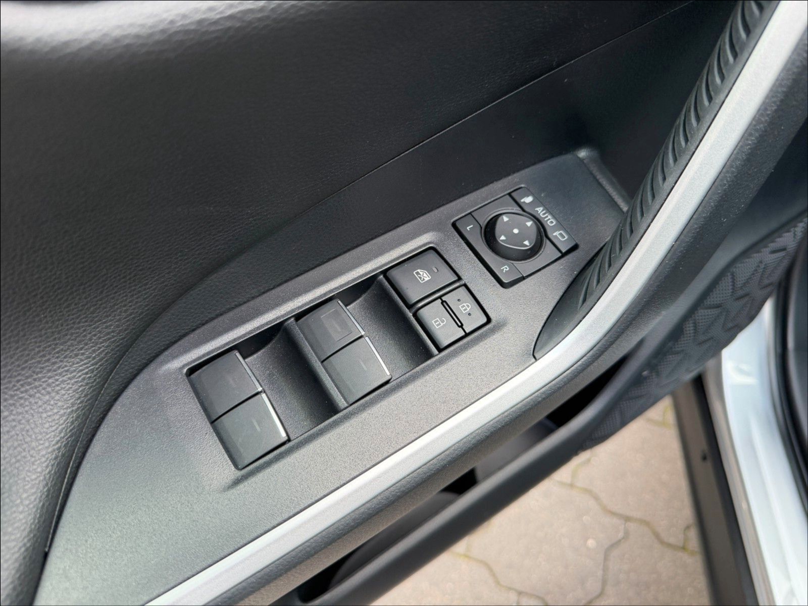 Toyota RAV 4 2.5 Hybrid 4x2 Style VOLL JBL+360°+LEDER