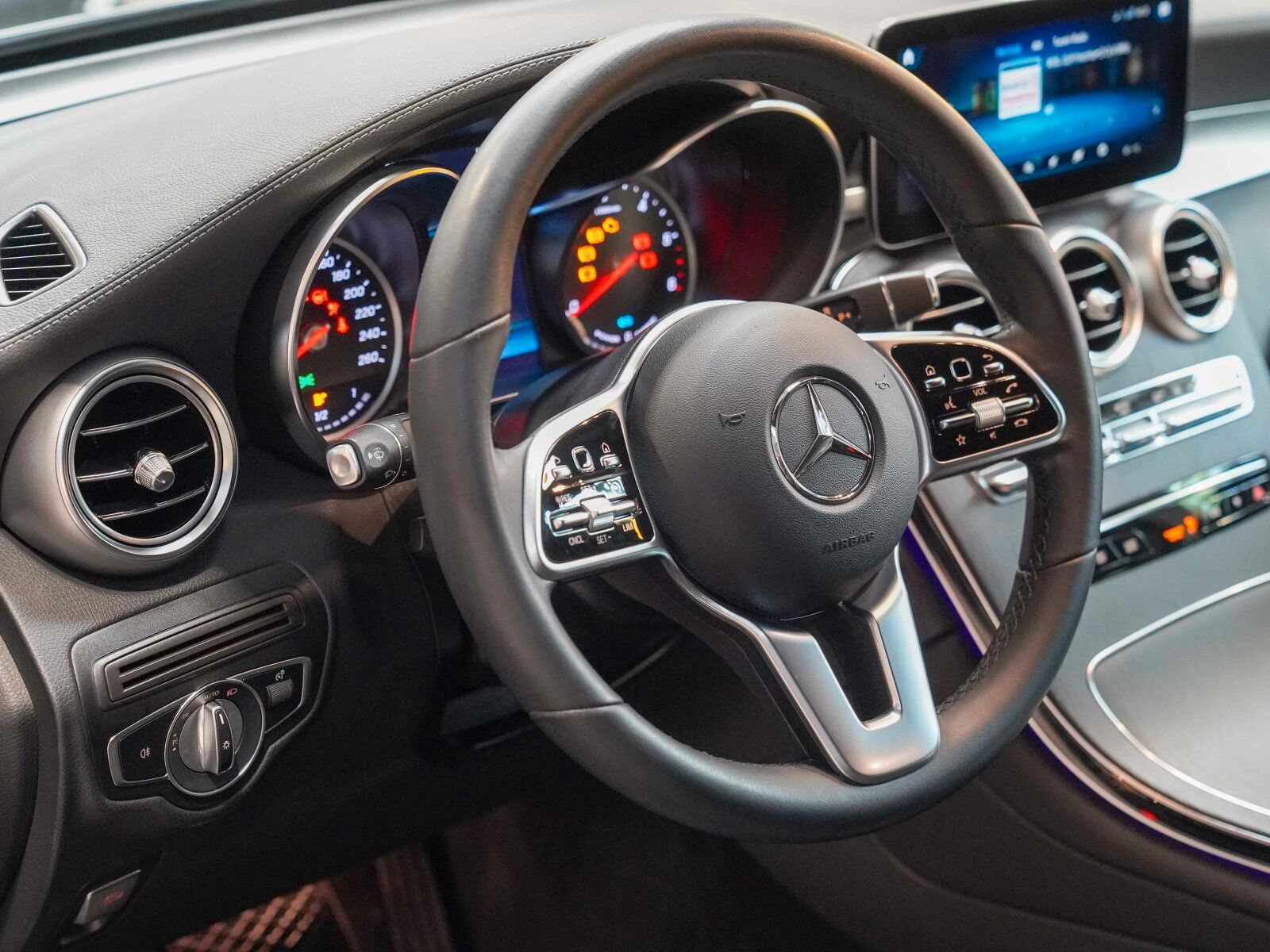 Mercedes-Benz GLC 300 de 4M Coupé AMG Line - Samsaru's Car Outlet