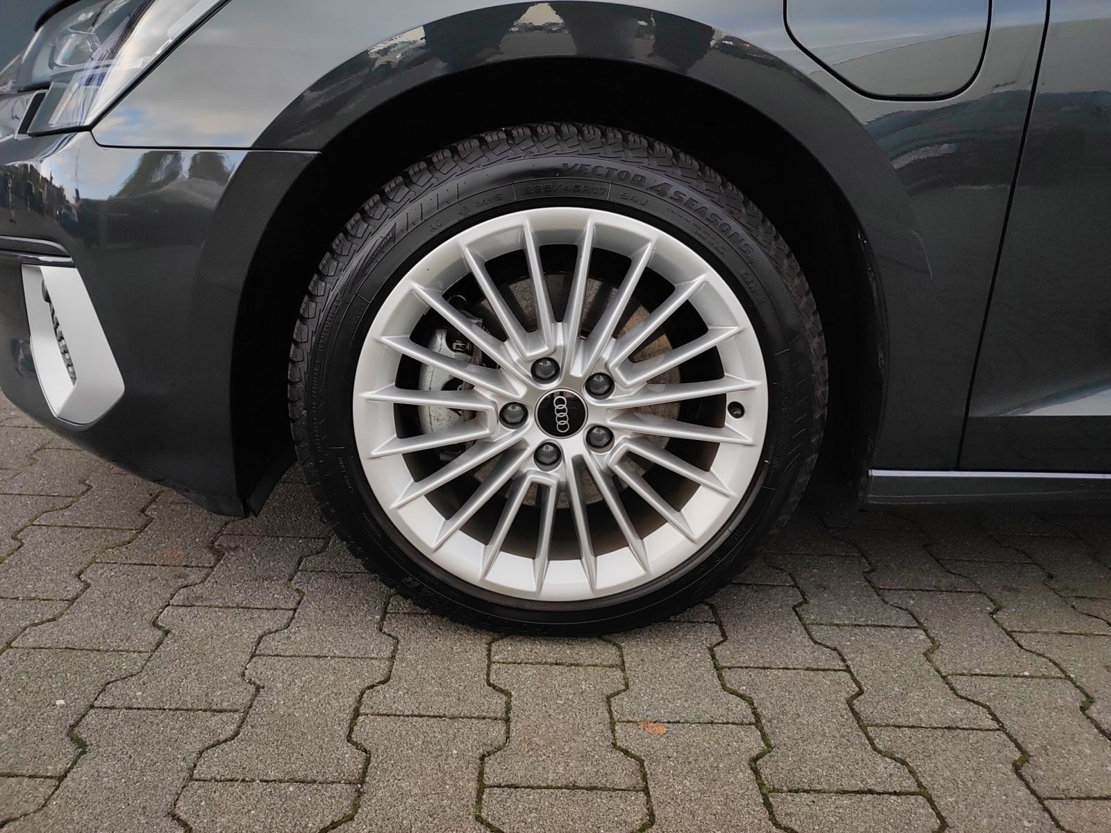 Audi A3 Sportback 40 TFSI e Adv. S tronic *R-CAM*PDC*