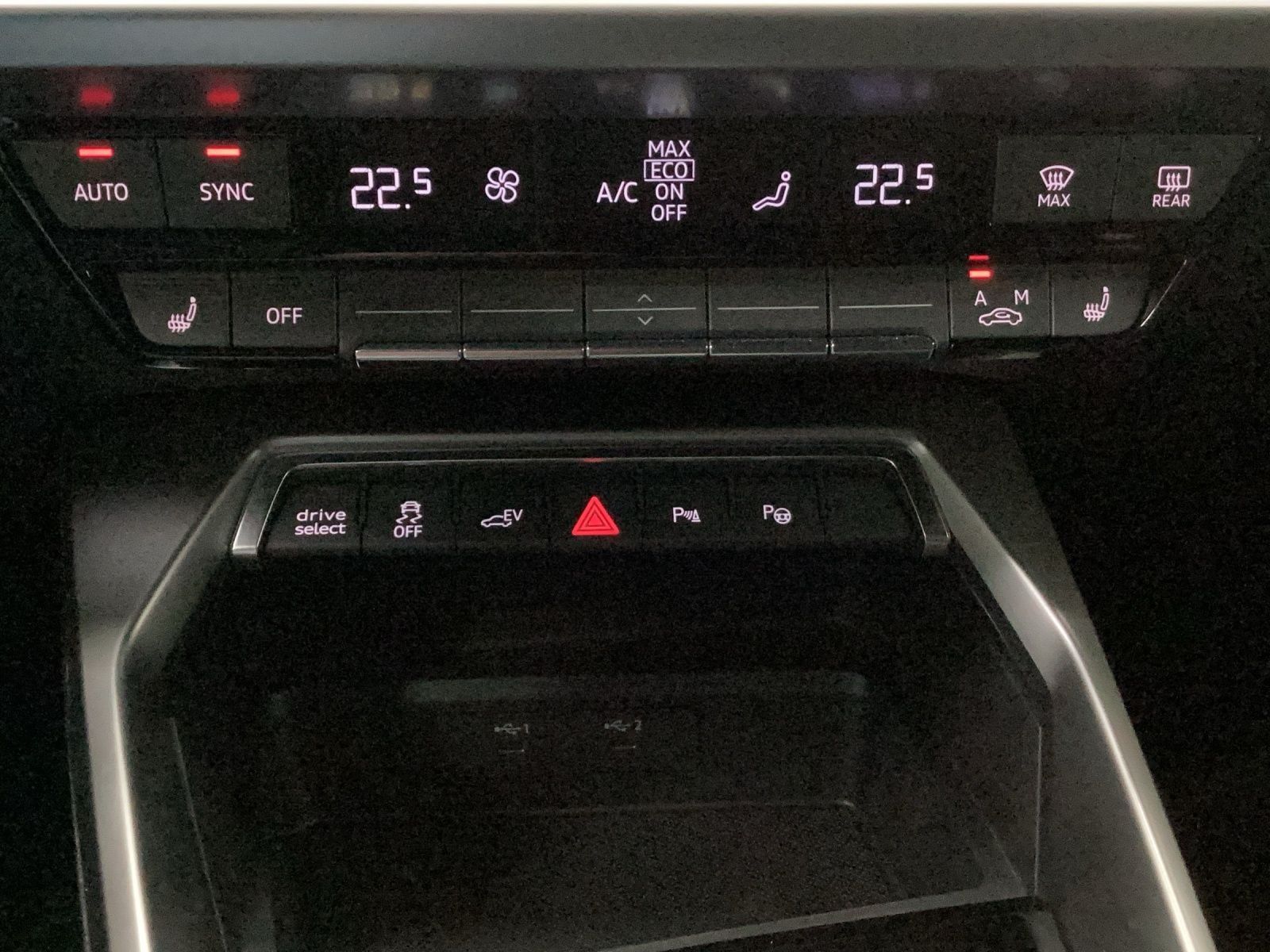 Audi A3 Sportback 45 TFSI e S LINE LM17 SPORTSITZE SI