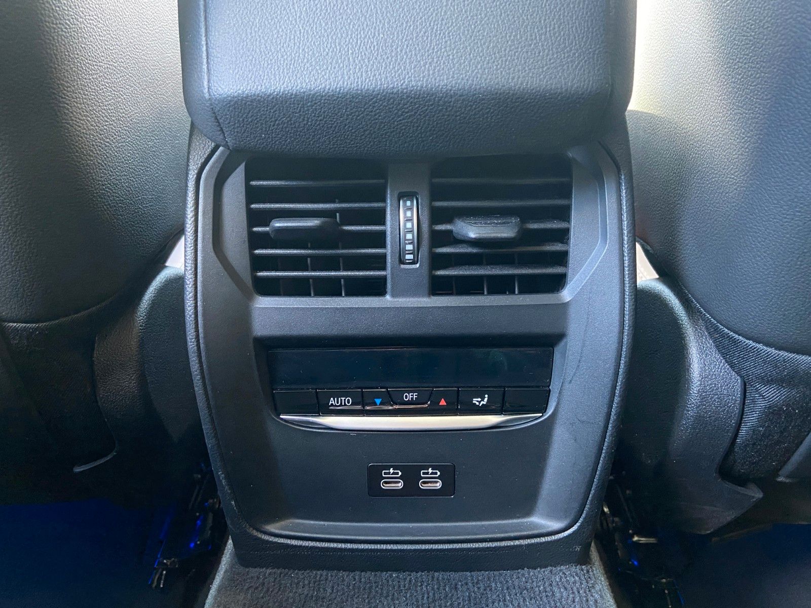 BMW 330i Touring Sport Line - Samsaru's Car Outlet