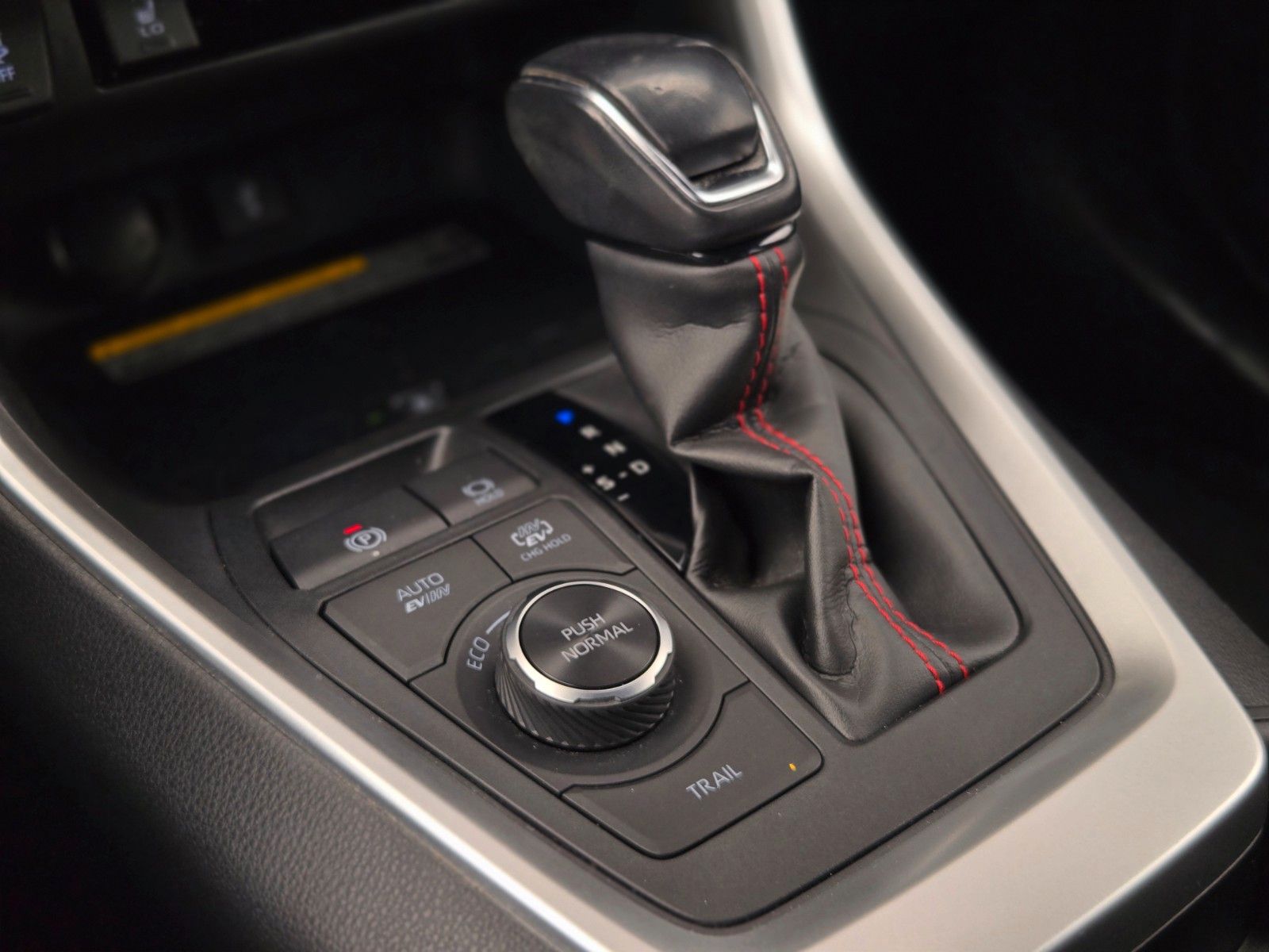 Toyota RAV 4 Hybrid Plug-in - Samsaru's Car Outlet