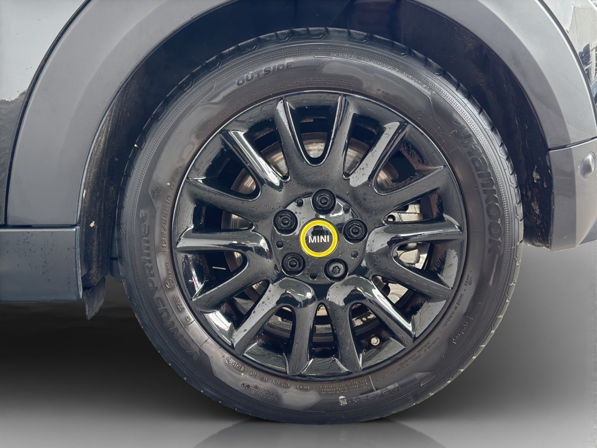 MINI Cooper SE - Samsaru's Car Outlet