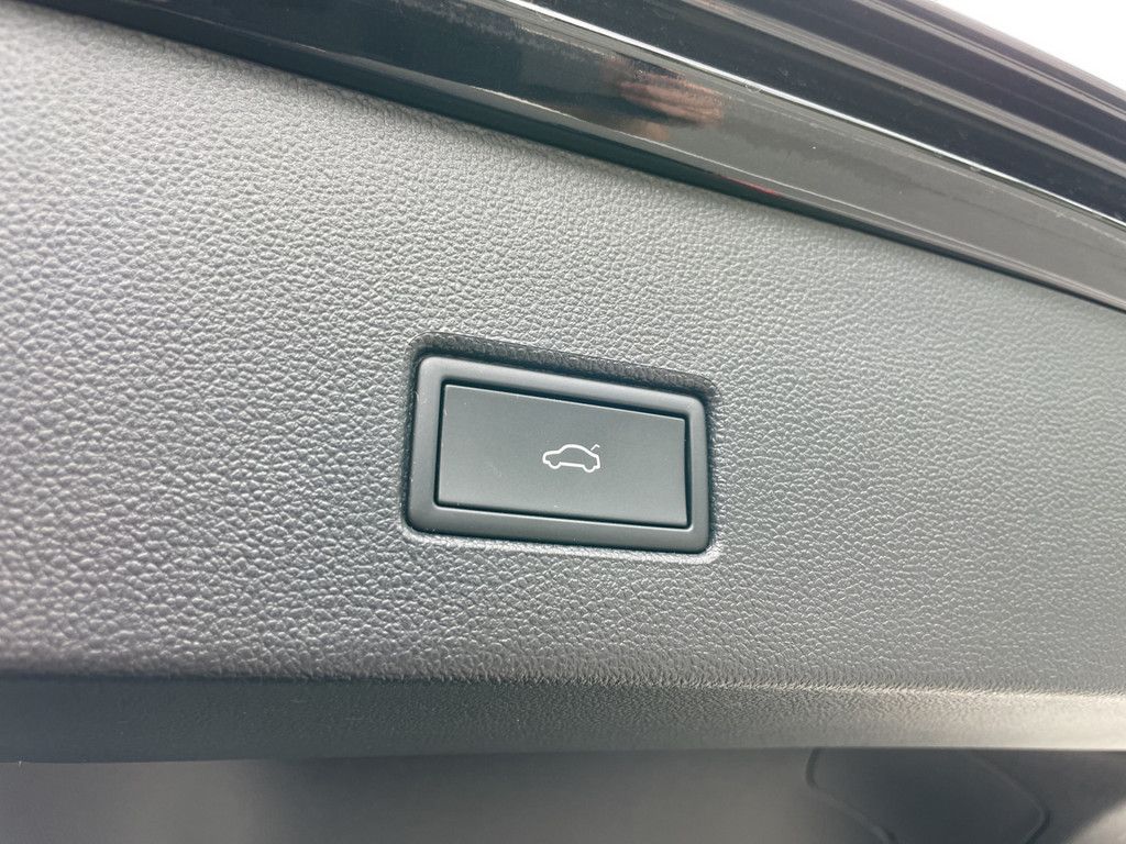 Volkswagen T-Roc 2.0 TSI SPORT 4MOTION - Samsaru's Car Outlet