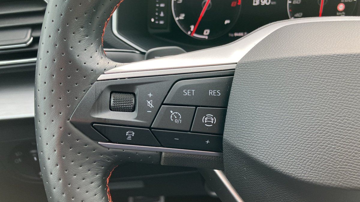 Seat Tarraco FR 4Drive 245 PS DSG 7SITZ+AHK+PANORAMA