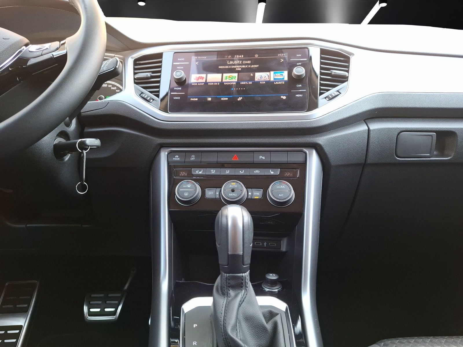 Volkswagen T-Roc TSI Active DSG - Samsaru's Car Outlet