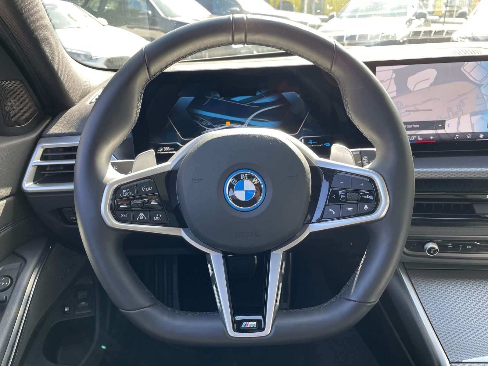 BMW 330e xDrive Tour M Sport || AHK Pano ACC 360 H&K