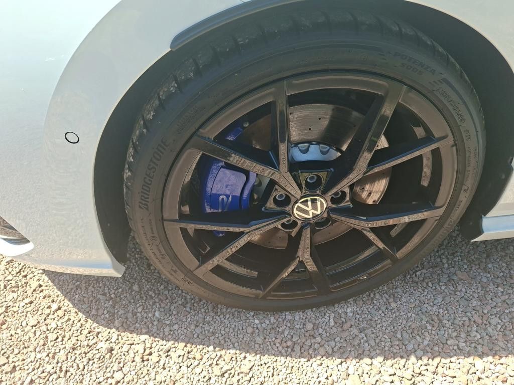 Volkswagen Golf VIII R Perf. AKRA*CAM*LEDER*IQ R Performanc