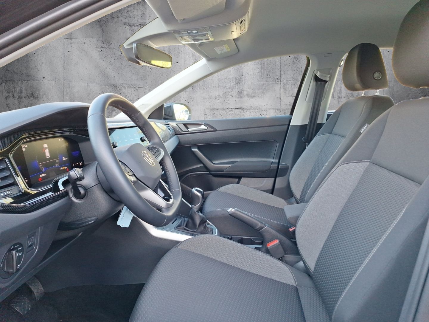 Volkswagen Taigo 1.0 TSI Life - Samsaru's Car Outlet