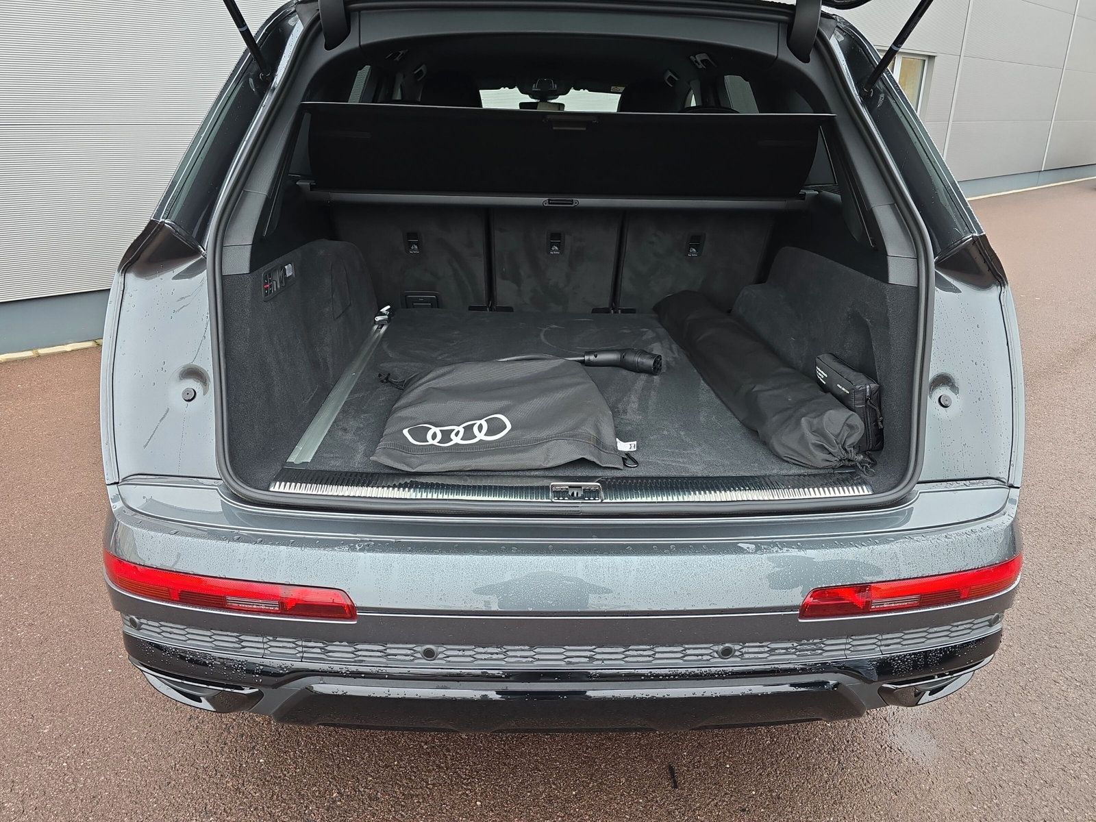 Audi Q7 55 TFSIe qu S line MATRIX AIR HuD AHK 21"